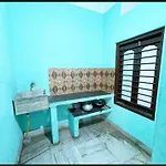 Ot Hotel # R # Krishna Guest House Near Sea-Beach Puri, Balcony, Kitchen, Non Ac And Ac Rooms Wifi,- Parking Facilities - Best Hotel In Puri