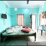Ot Hotel # R # Krishna Guest House Near Sea-Beach Puri, Balcony, Kitchen, Non Ac And Ac Rooms Wifi,- Parking Facilities - Best Hotel In Puri