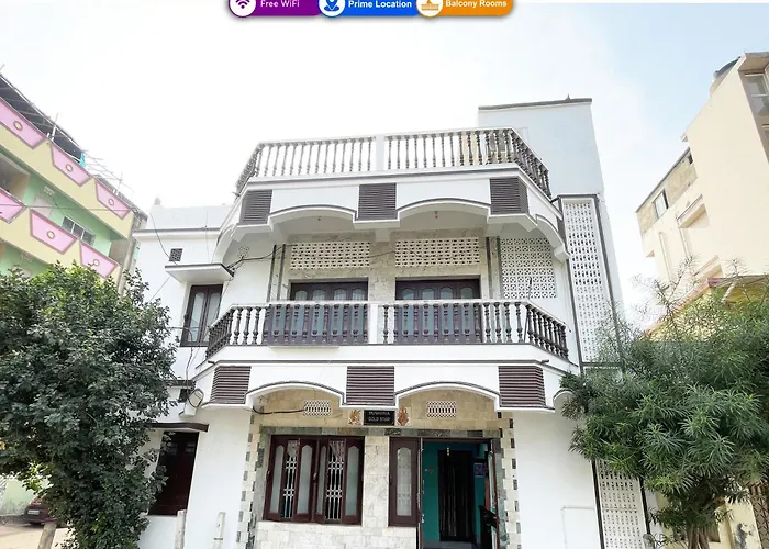Ot Hotel # R # Krishna Guest House Near Sea-Beach Puri, Balcony, Kitchen, Non Ac And Ac Rooms Wifi,- Parking Facilities - Best Hotel In Puri