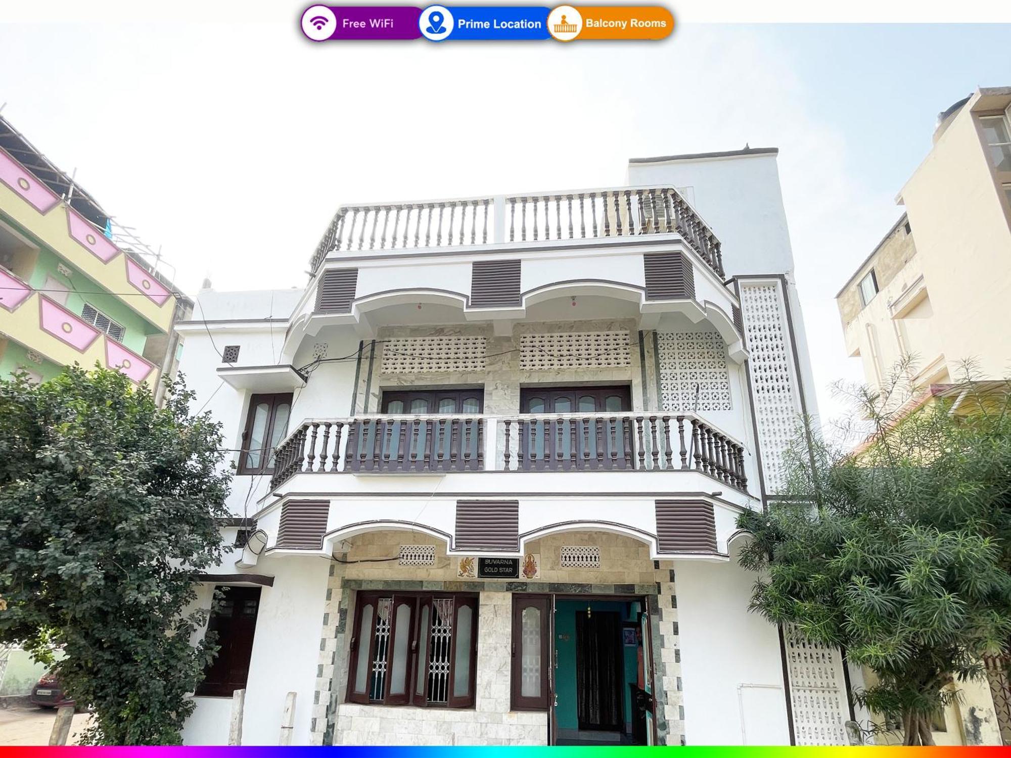 Hotel Ot # R # Krishna Near Sea-beach Puri, Balcony, Kitchen, Non Ac And Ac Wifi,- Parking Facilities - In