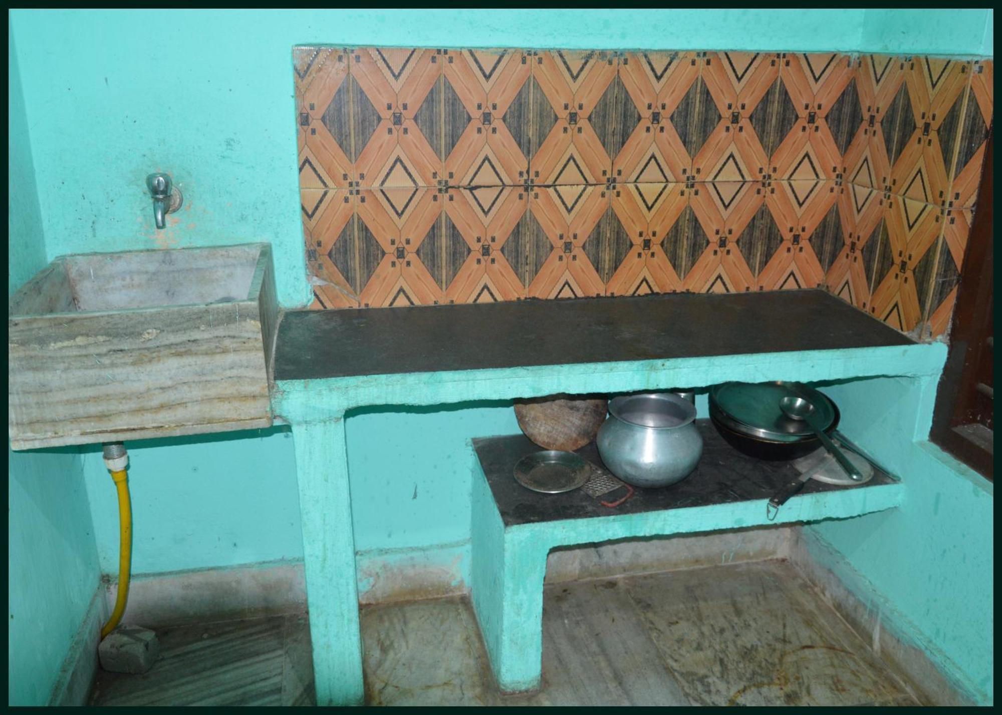 Hotel Ot # R # Krishna Near Sea-beach Puri, Balcony, Kitchen, Non Ac And Ac Wifi,- Parking Facilities - In Puri
